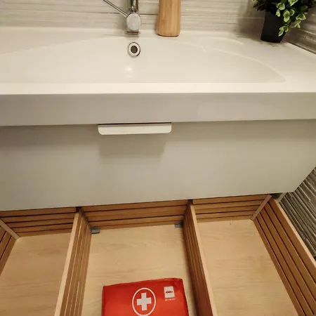 Bel Appartement, Parking Gratuit, Metro A 150M Clichy
