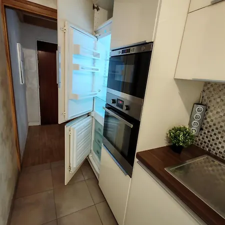 Bel Appartement, Parking Gratuit, Metro A 150M * Clichy