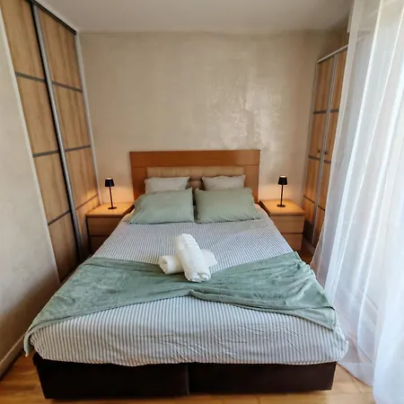 Bel Appartement, Parking Gratuit, Metro A 150M Apartment *