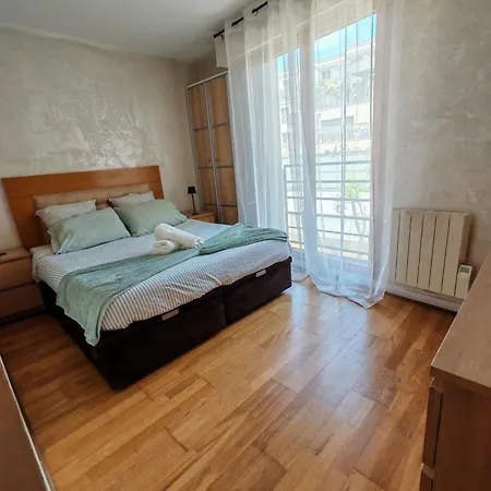 Bel Appartement, Parking Gratuit, Metro A 150M Apartment *