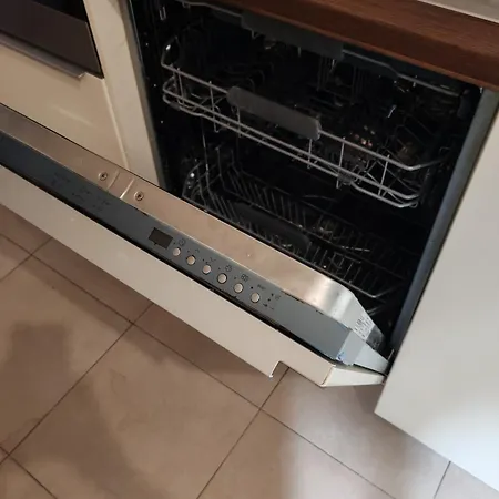 Bel Appartement, Parking Gratuit, Metro A 150M Apartment *