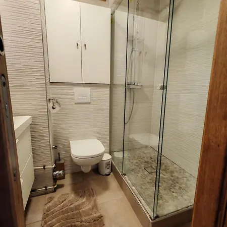Bel Appartement, Parking Gratuit, Metro A 150M Clichy