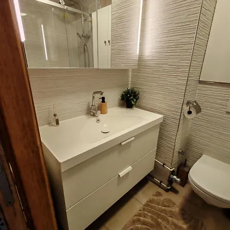 Bel Appartement, Parking Gratuit, Metro A 150M Clichy